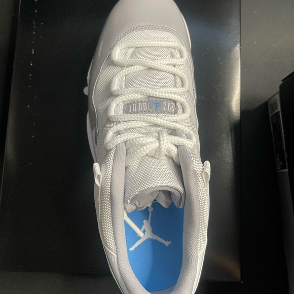 Retro Jordan 11 Low - Picture 2 of 4